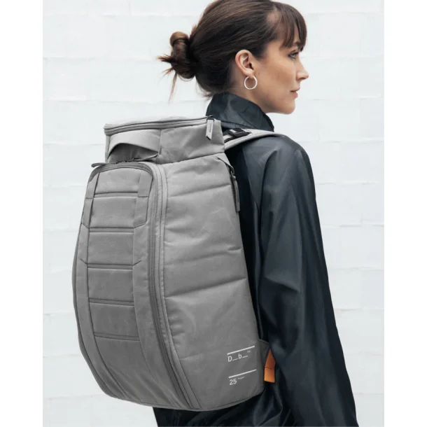 Hugger Backpack 25L Sand Grey