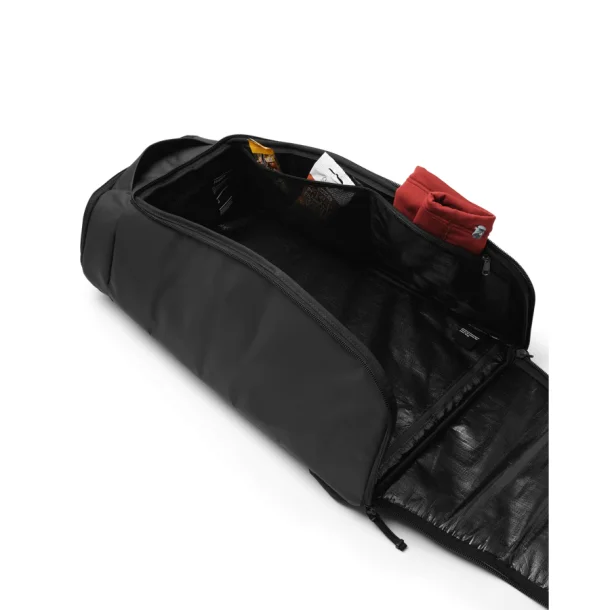 Hugger Bootpack 45L Black Out