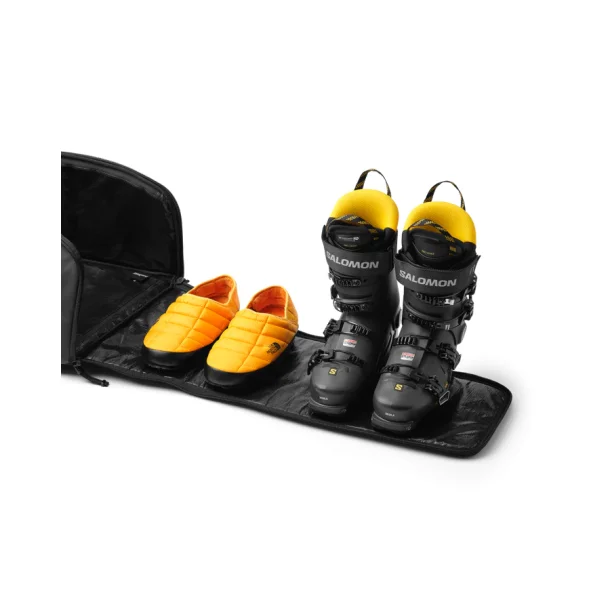 Hugger Bootpack 45L Black Out