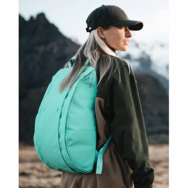 The Vinge 15L Glacier Green